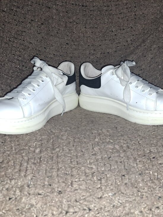 ALEXANDER MCQUEEN-Oversize White Leather/Black Suede Sneakers-Sz 39-Excellent - Picture 4 of 11